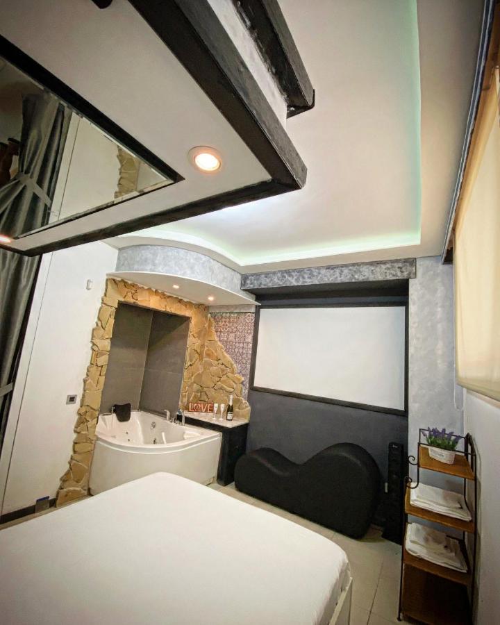Aparta Suite La Nuit กาลาเฟลล์ ภายนอก รูปภาพ